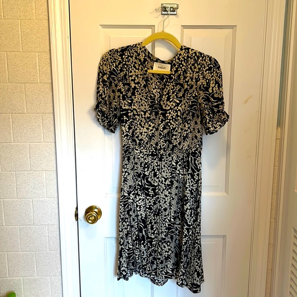 Floral blue viscose ba&sh dress with puff sleeves and buttons down the front - Picture 1 of 8